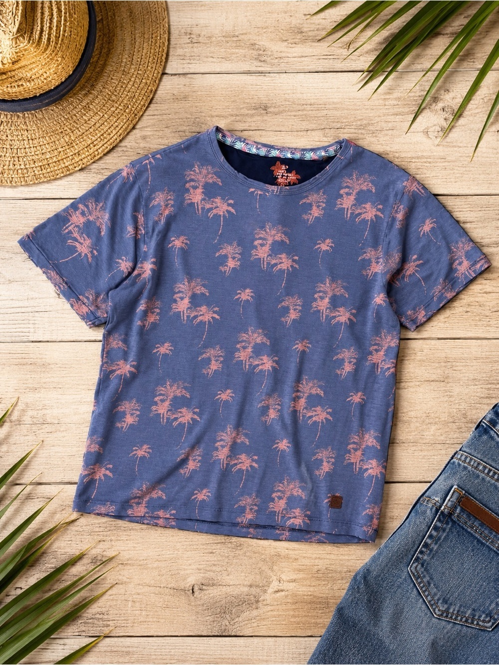 Boutique Boy’s Palm-Print Crew T-Shirt Sz Large 100% Cotton Bare Denim Surf Shop
